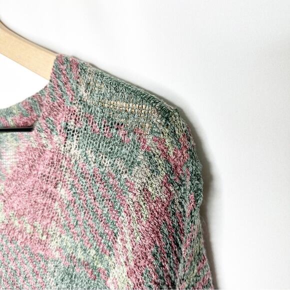 SOFT SURROUNDINGS Perfect Plaid V-Neck Sweater in Small - Picture 4 of 6